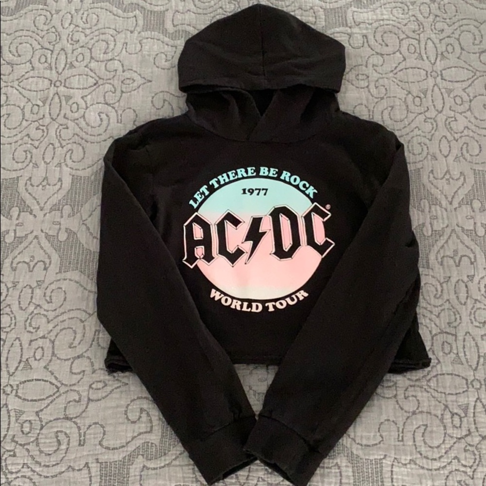Girls crop top sweatshirt with a hoodie.